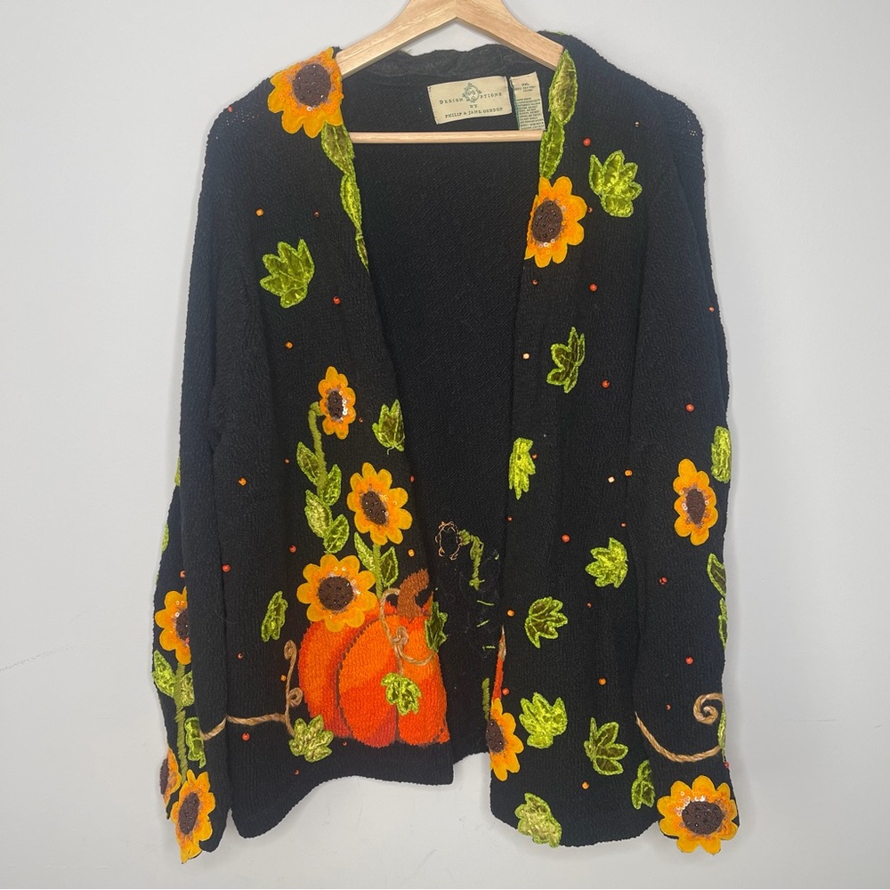 Ladies Design Options By Philip‎ & Jane Gordon Floral Embroidered Black Sweater